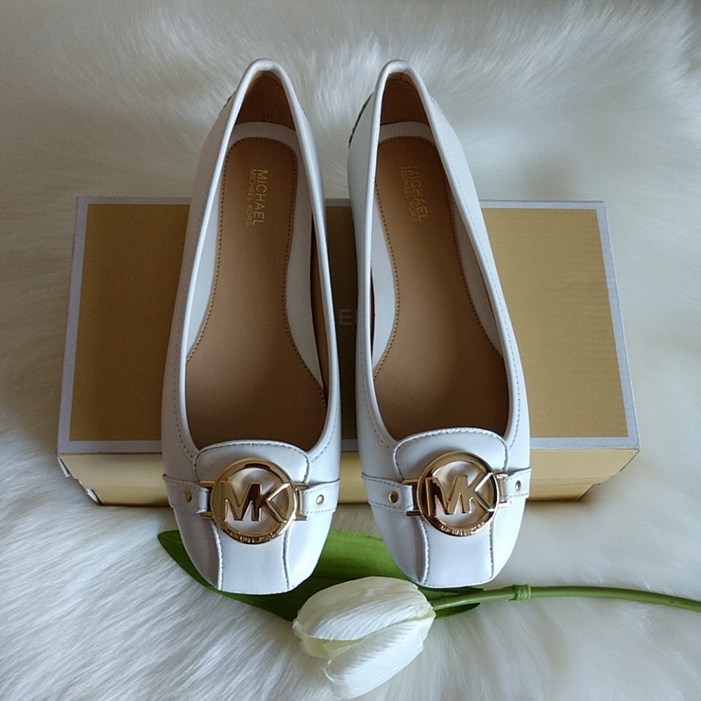 Size 7.5💕BEAUTIFUL MICHAEL KORS SHOES - Picture 1 of 8
